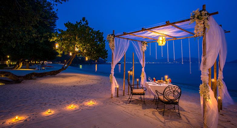 Where to enjoy a Romantic Candlelight Dinner on the Beach in Andaman